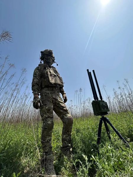 Купольний РЕБ "Халк" на 3 діапазони (700 Мгц-1050Мгц)